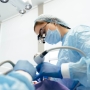 Jakie zabiegi są najczęściej wykonywane przez chirurga stomatologicznego?